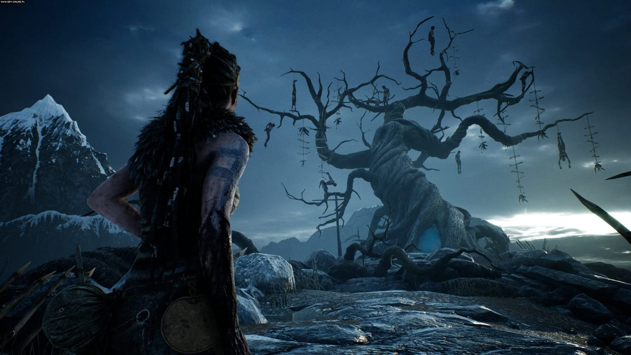 Hellblade: Senua's Sacrifice steam  - Senua in front of a tree of hanged bodies